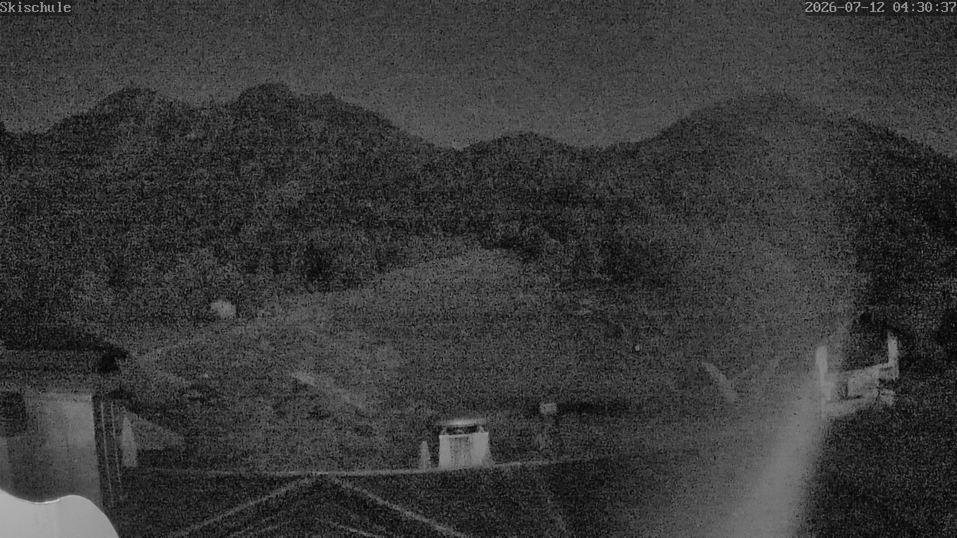 Archived image Webcam Streidlhang slope, Brauneck