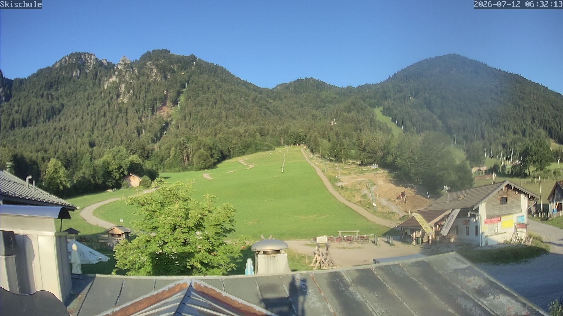Archived image Webcam Streidlhang slope, Brauneck