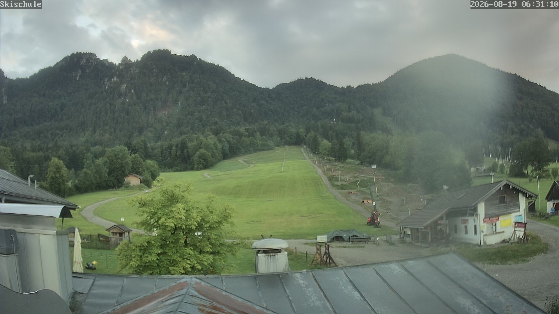 Archived image Webcam Streidlhang slope, Brauneck