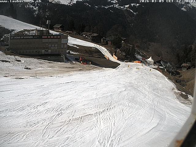 Archiv Foto Webcam Innerwengen: Zielraum Lauberhornrennen