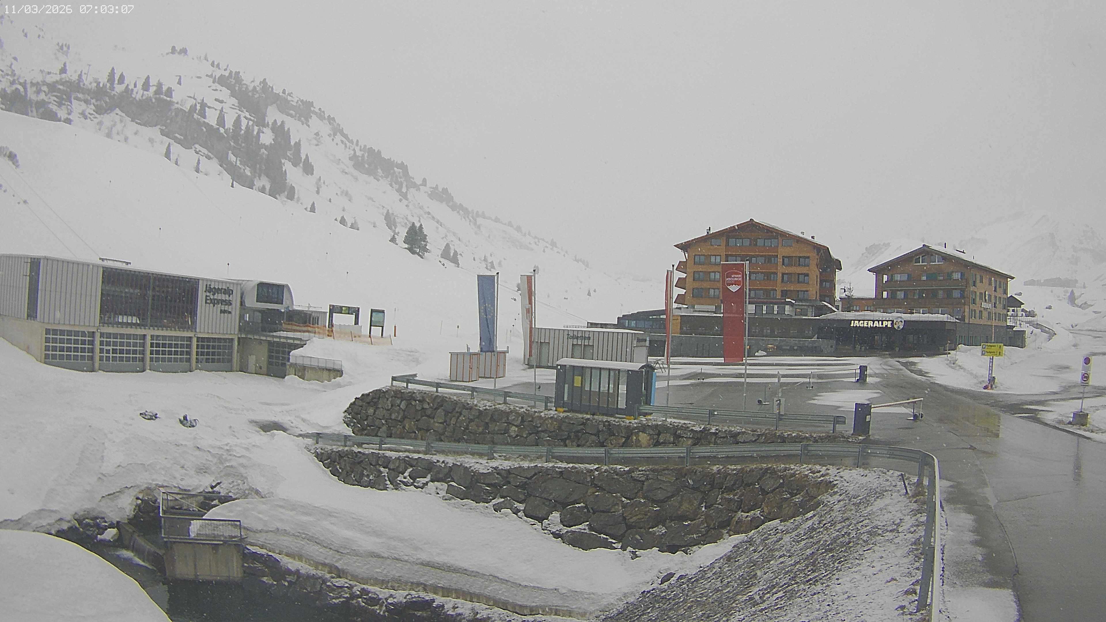 Archiv Foto Webcam Jägeralpe: Blick aufs Hotel
