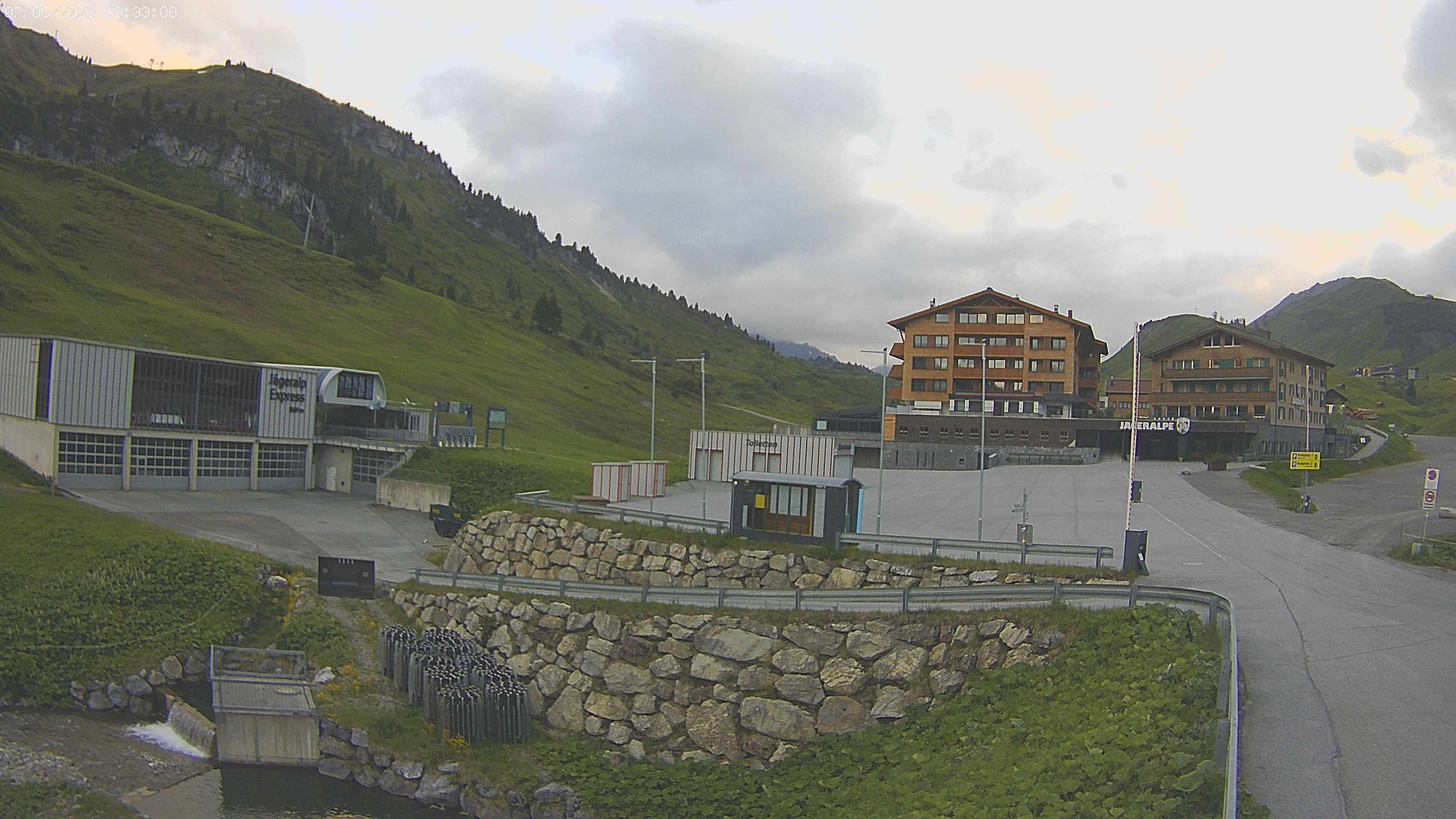 Archiv Foto Webcam Jägeralpe: Blick aufs Hotel
