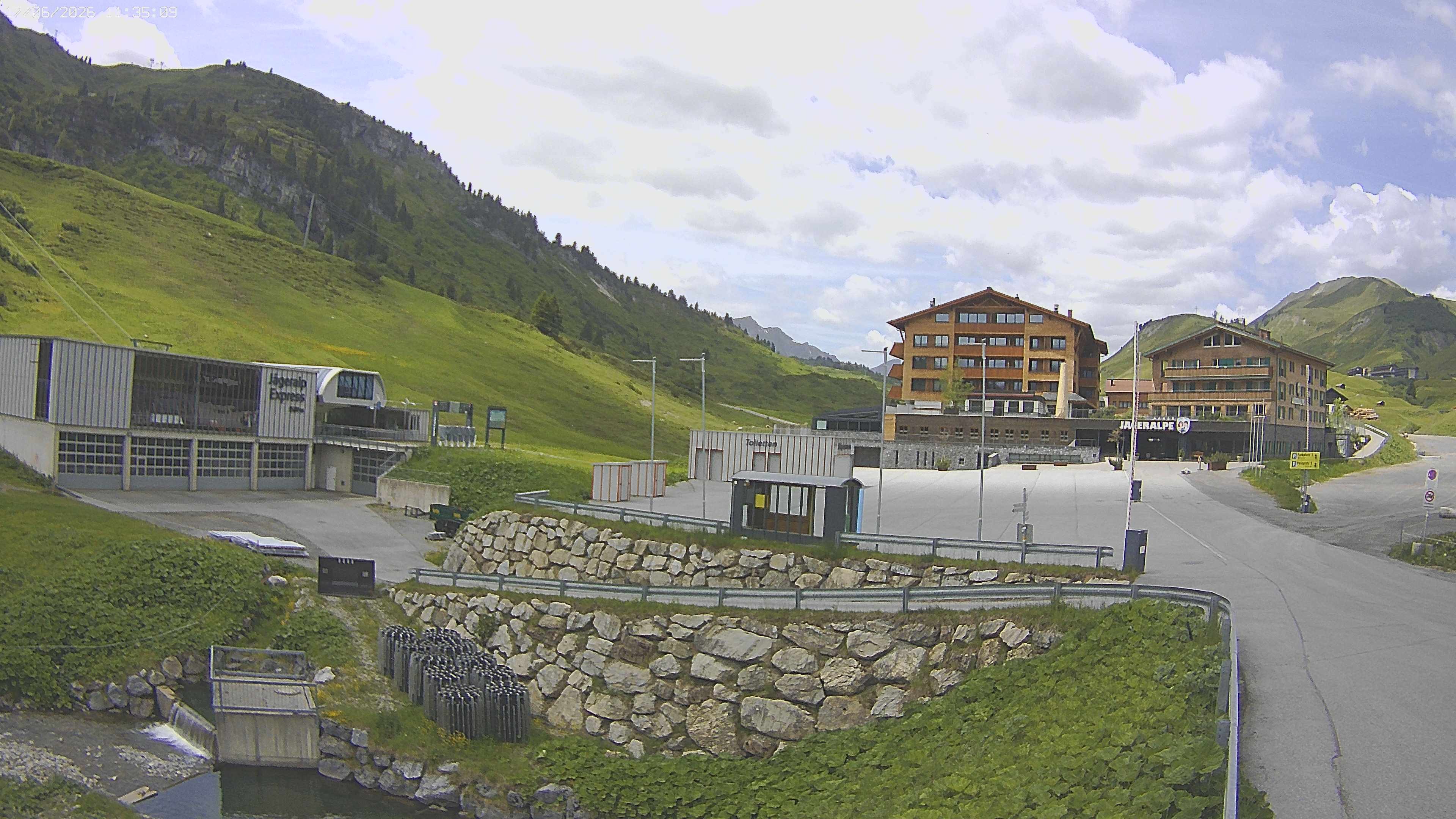Archiv Foto Webcam Jägeralpe: Blick aufs Hotel