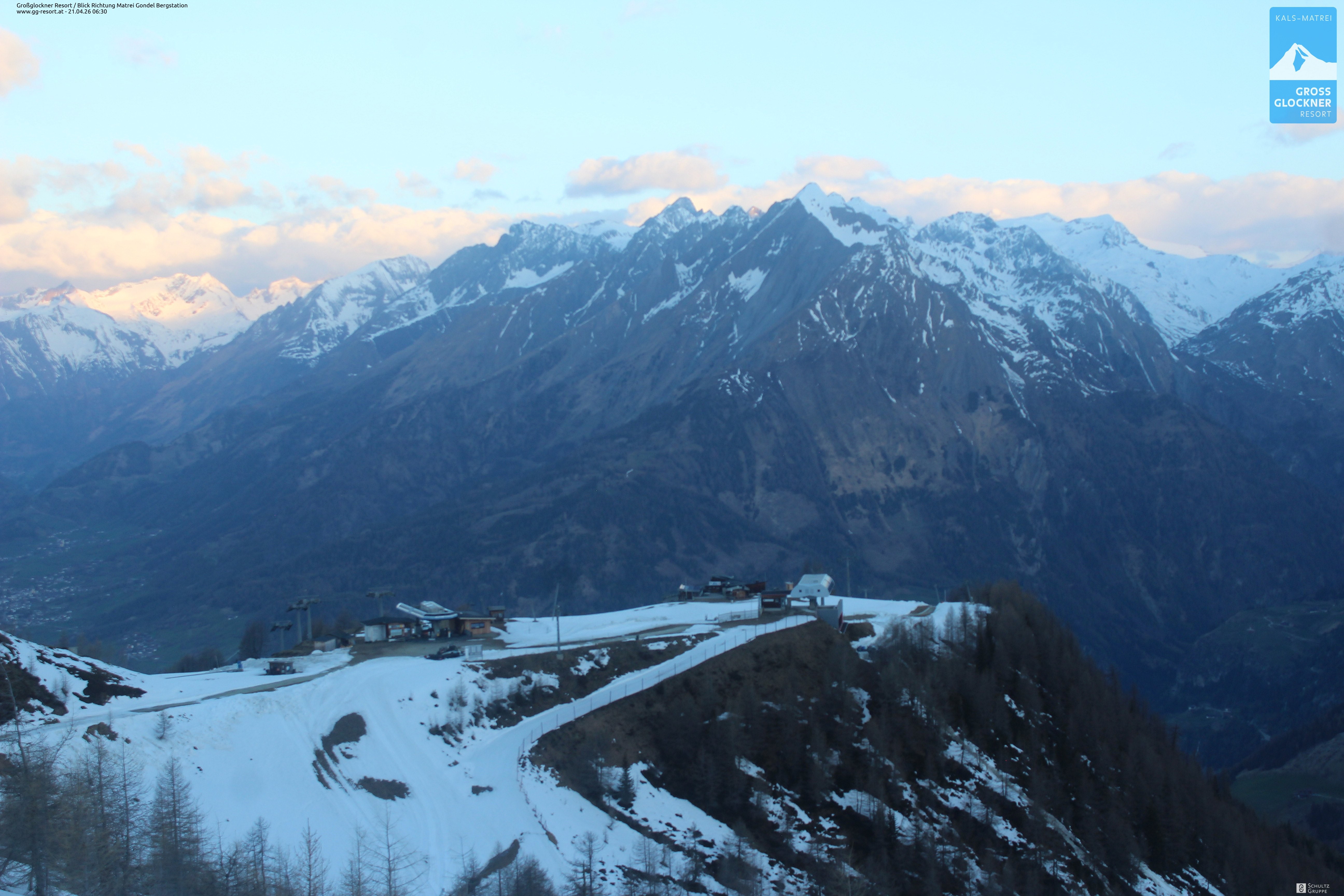 Archived image Webcam Goldried gondola top station