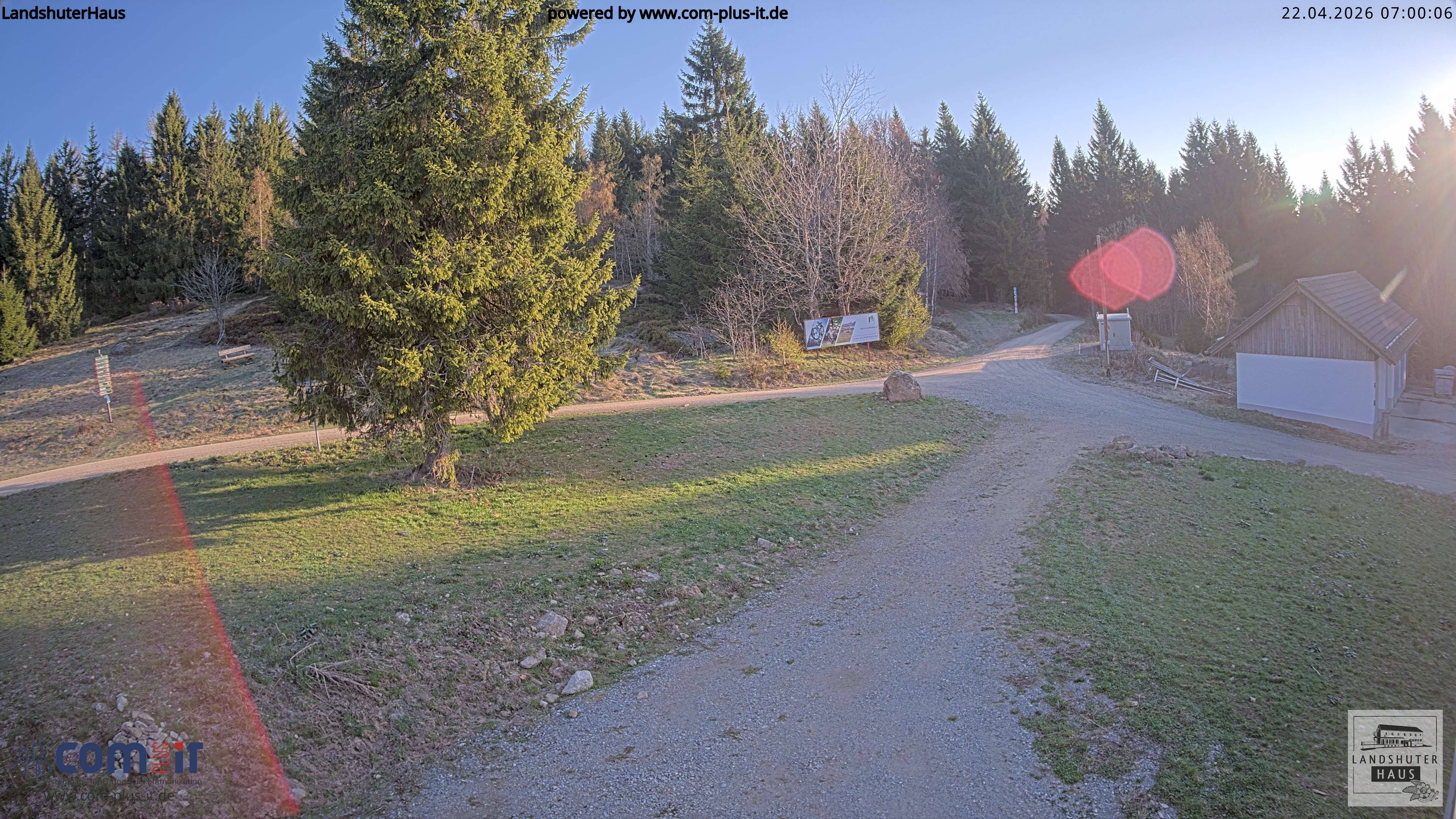 Archived image Webcam Mountain hut "Landshuter Haus"