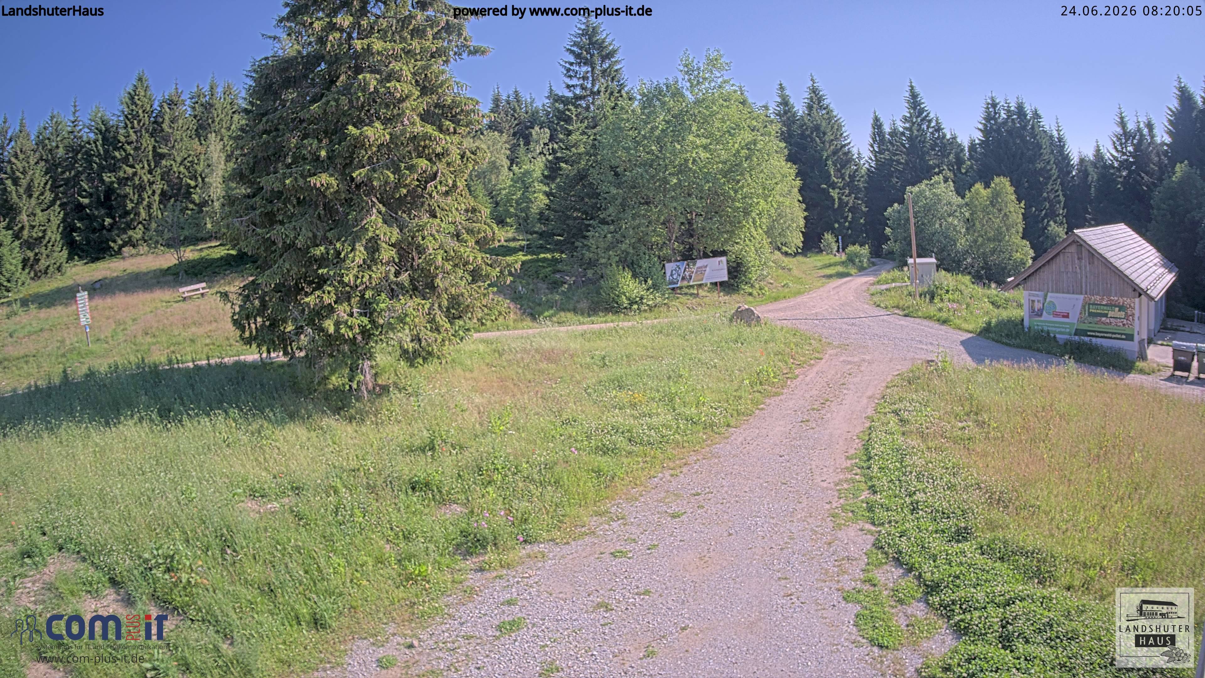 Archived image Webcam Mountain hut "Landshuter Haus"