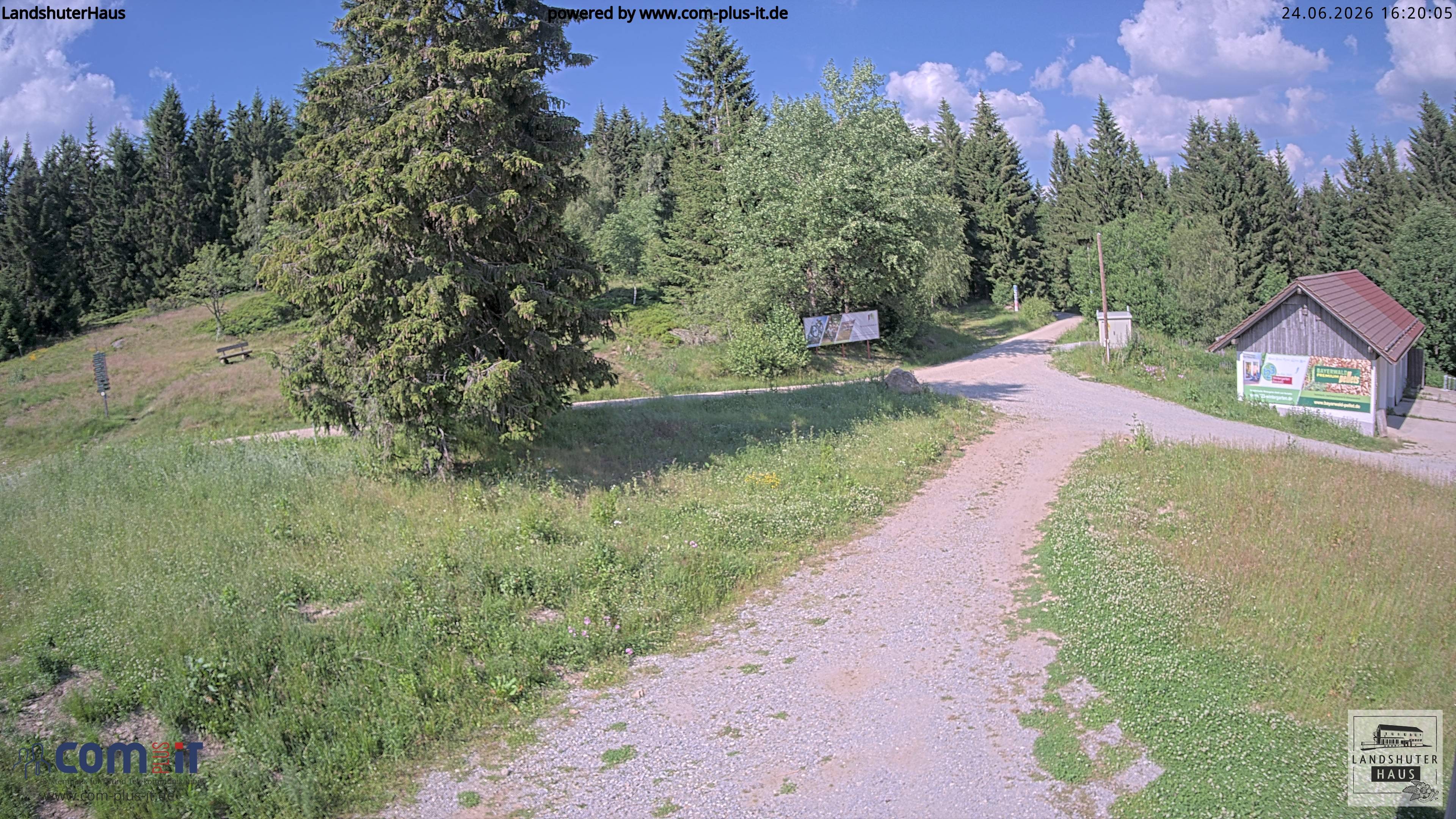 Archived image Webcam Mountain hut "Landshuter Haus"
