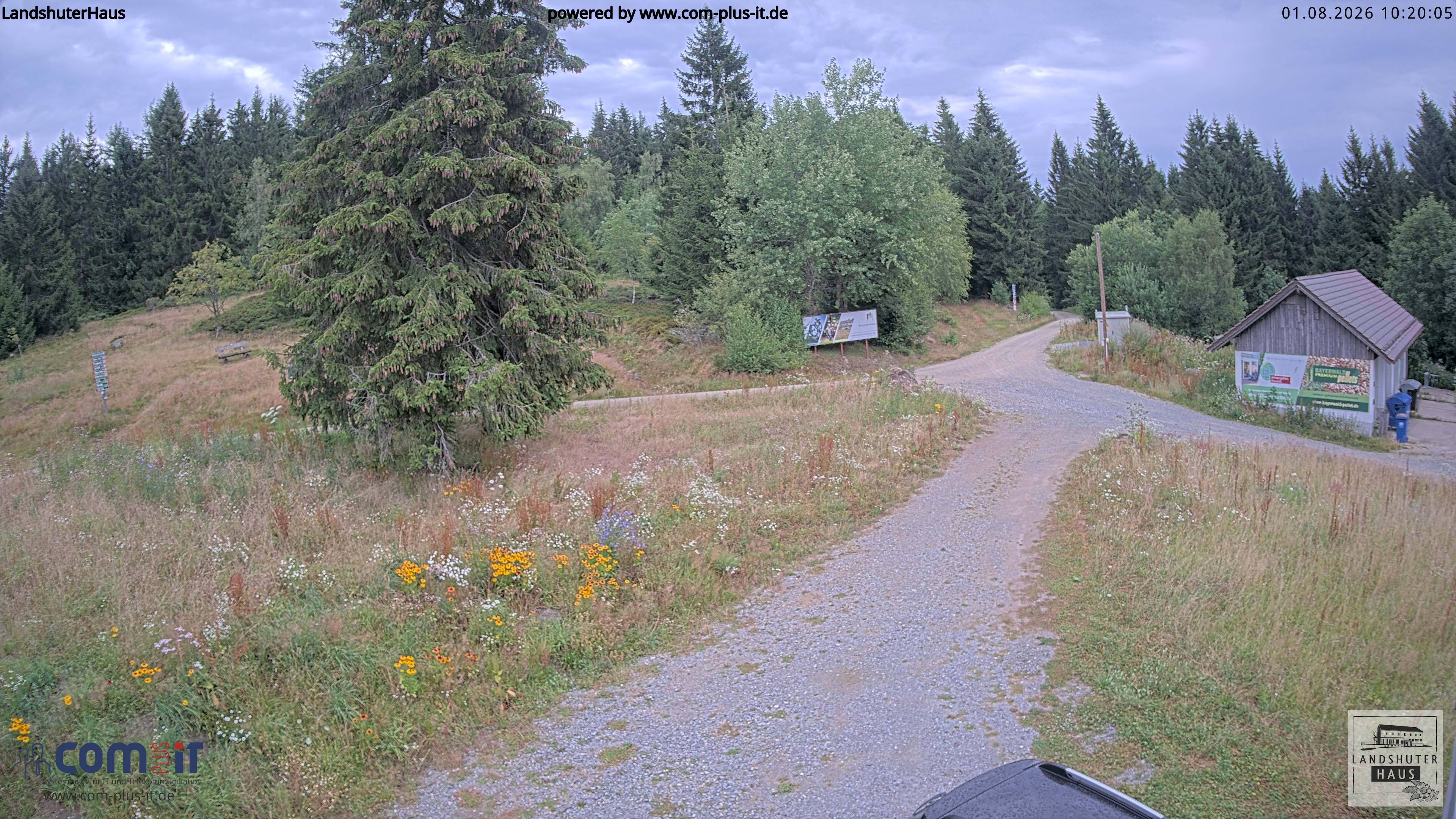 Archived image Webcam Mountain hut "Landshuter Haus"