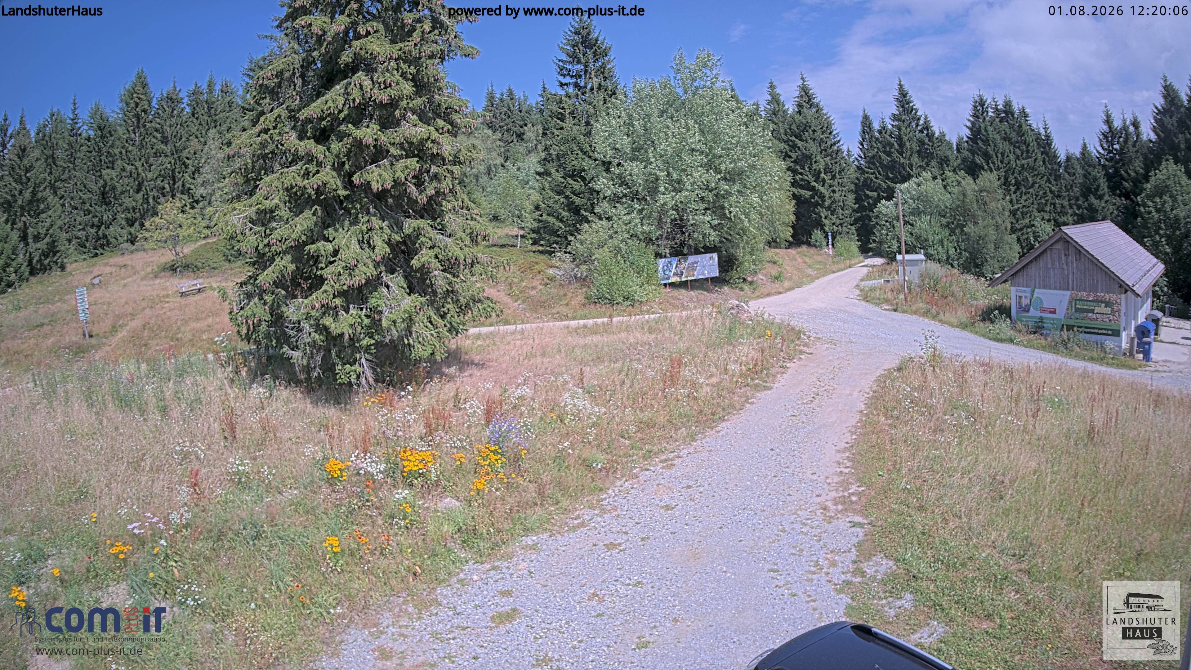 Archived image Webcam Mountain hut "Landshuter Haus"