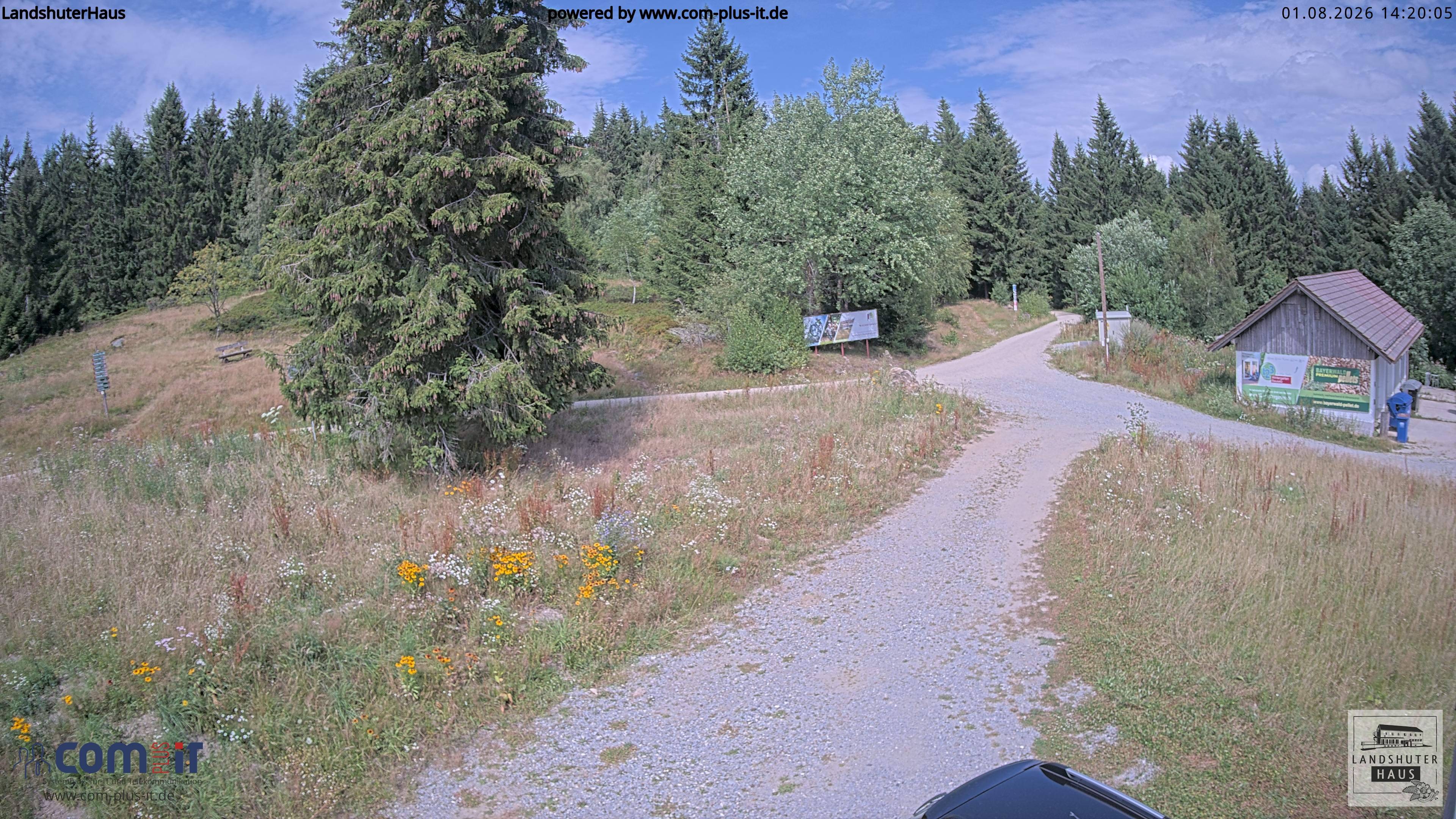 Archived image Webcam Mountain hut "Landshuter Haus"
