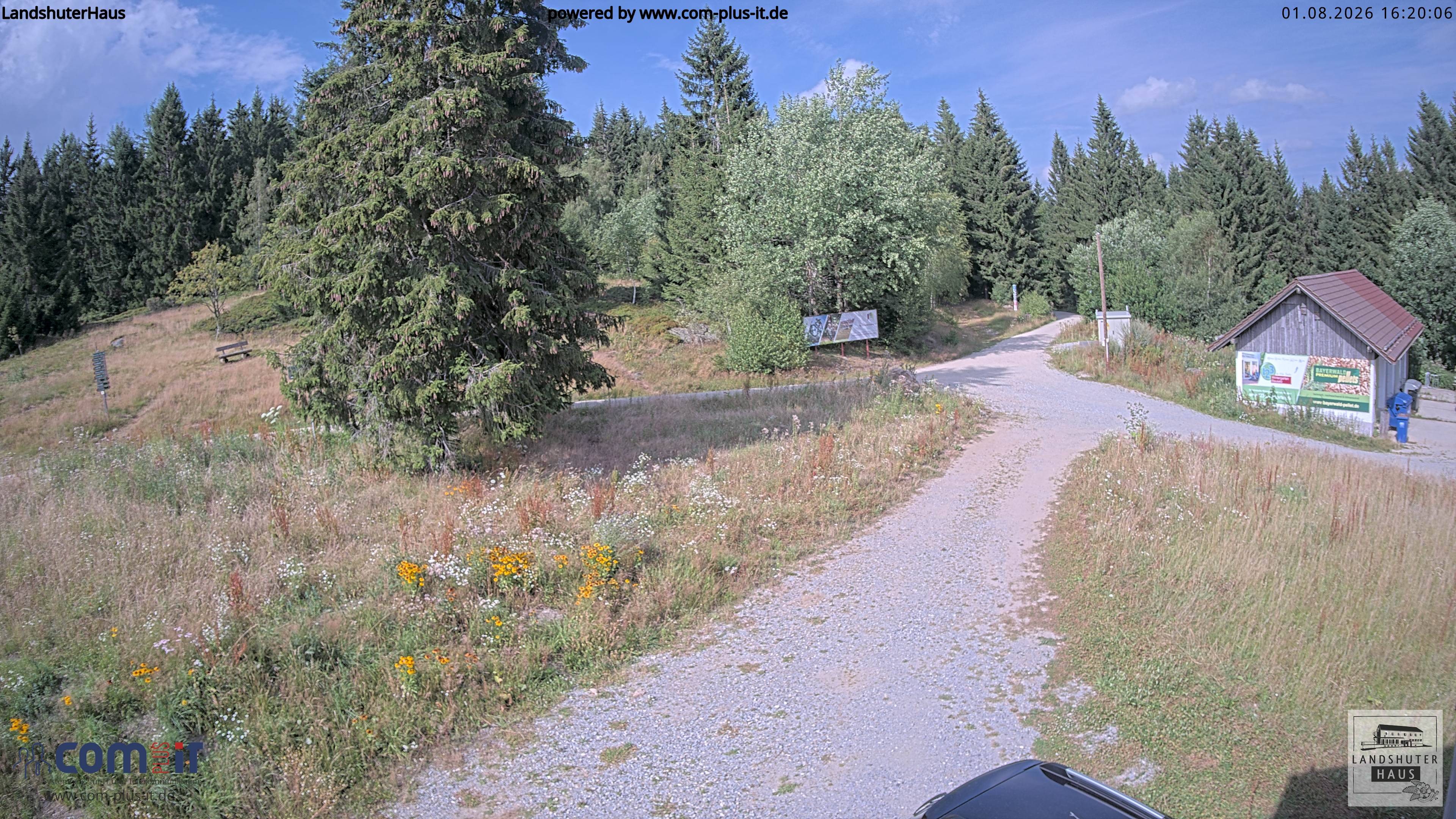 Archived image Webcam Mountain hut "Landshuter Haus"