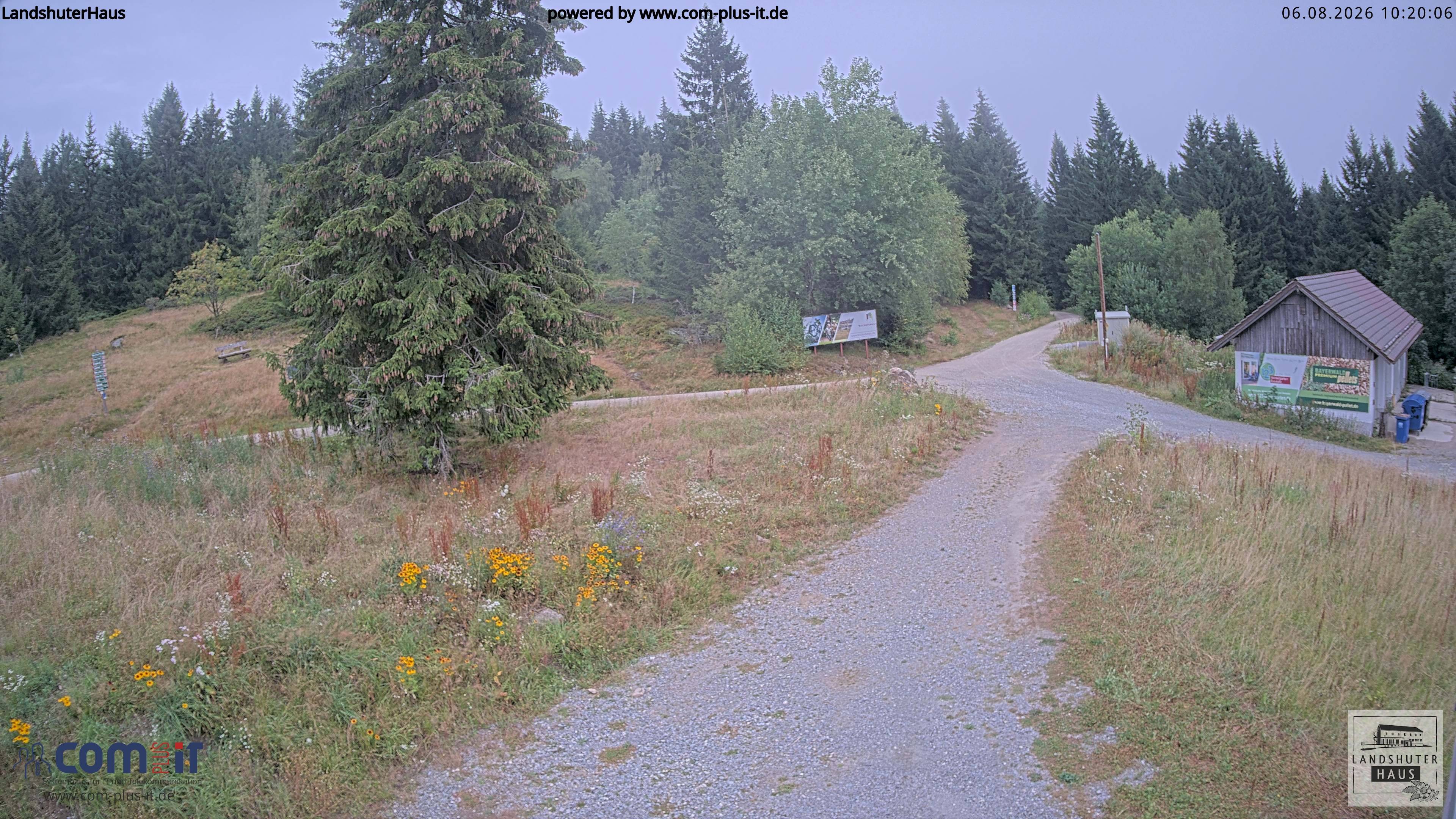 Archived image Webcam Mountain hut "Landshuter Haus"