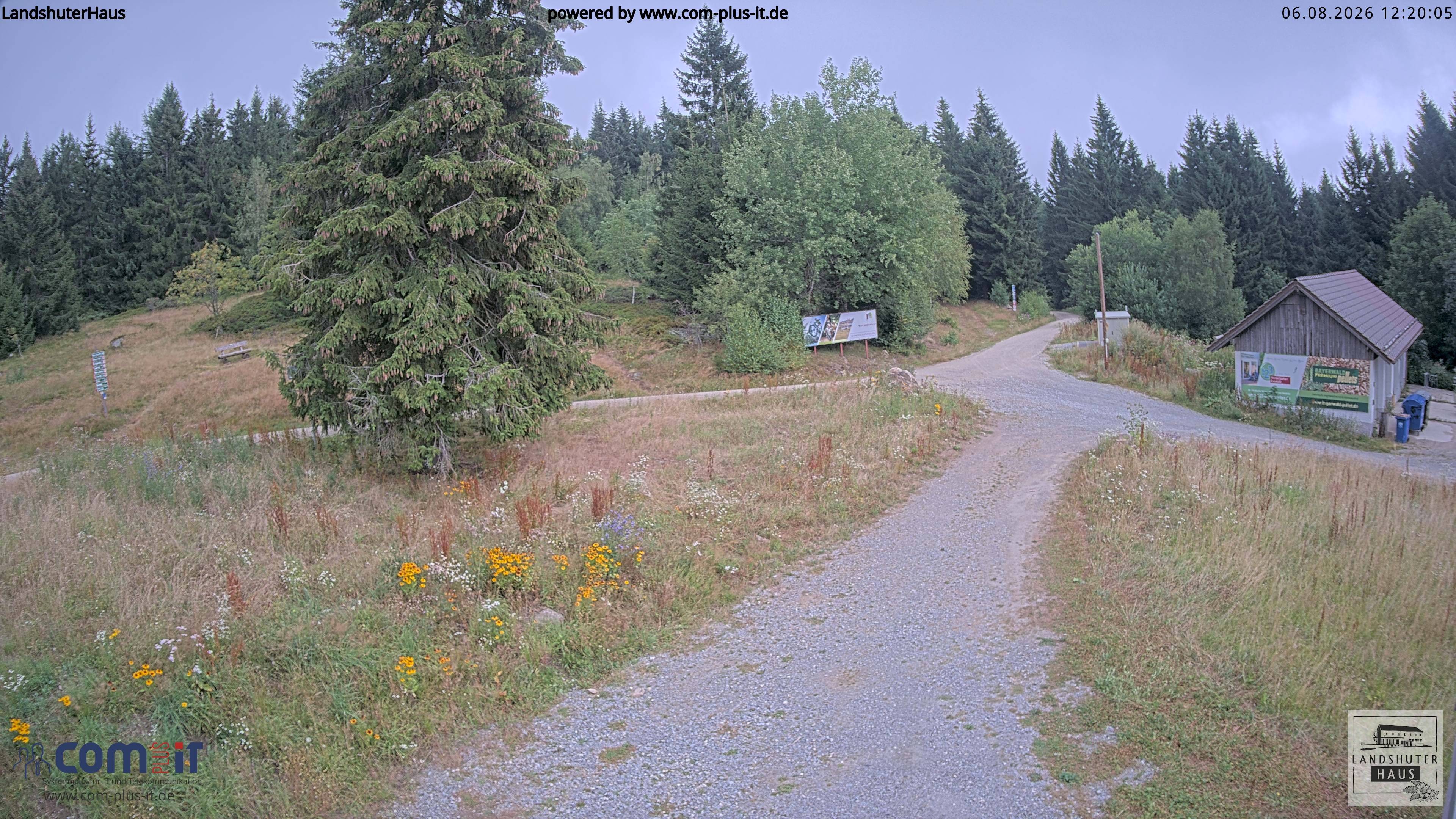 Archived image Webcam Mountain hut "Landshuter Haus"