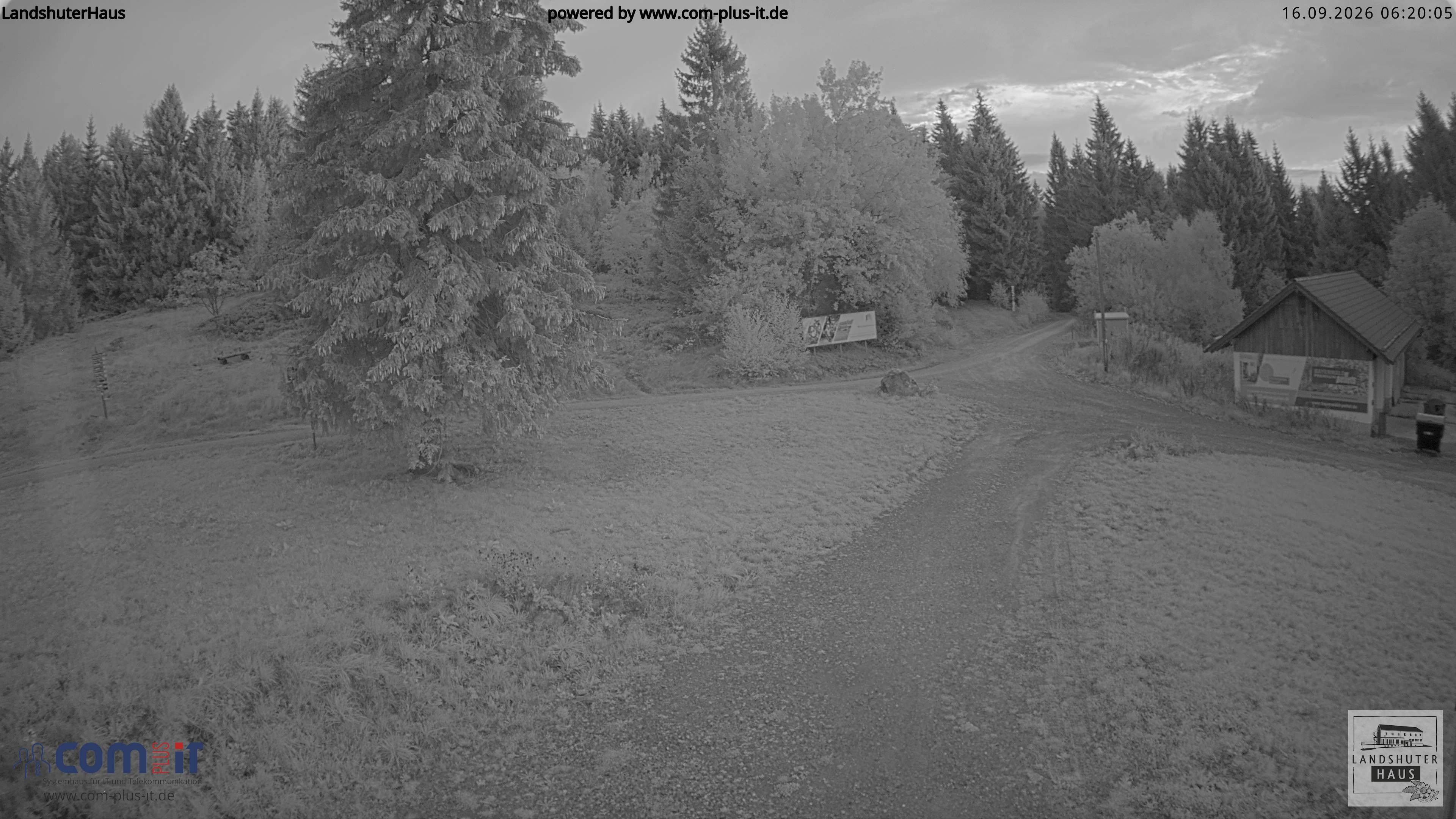Archived image Webcam Mountain hut "Landshuter Haus"