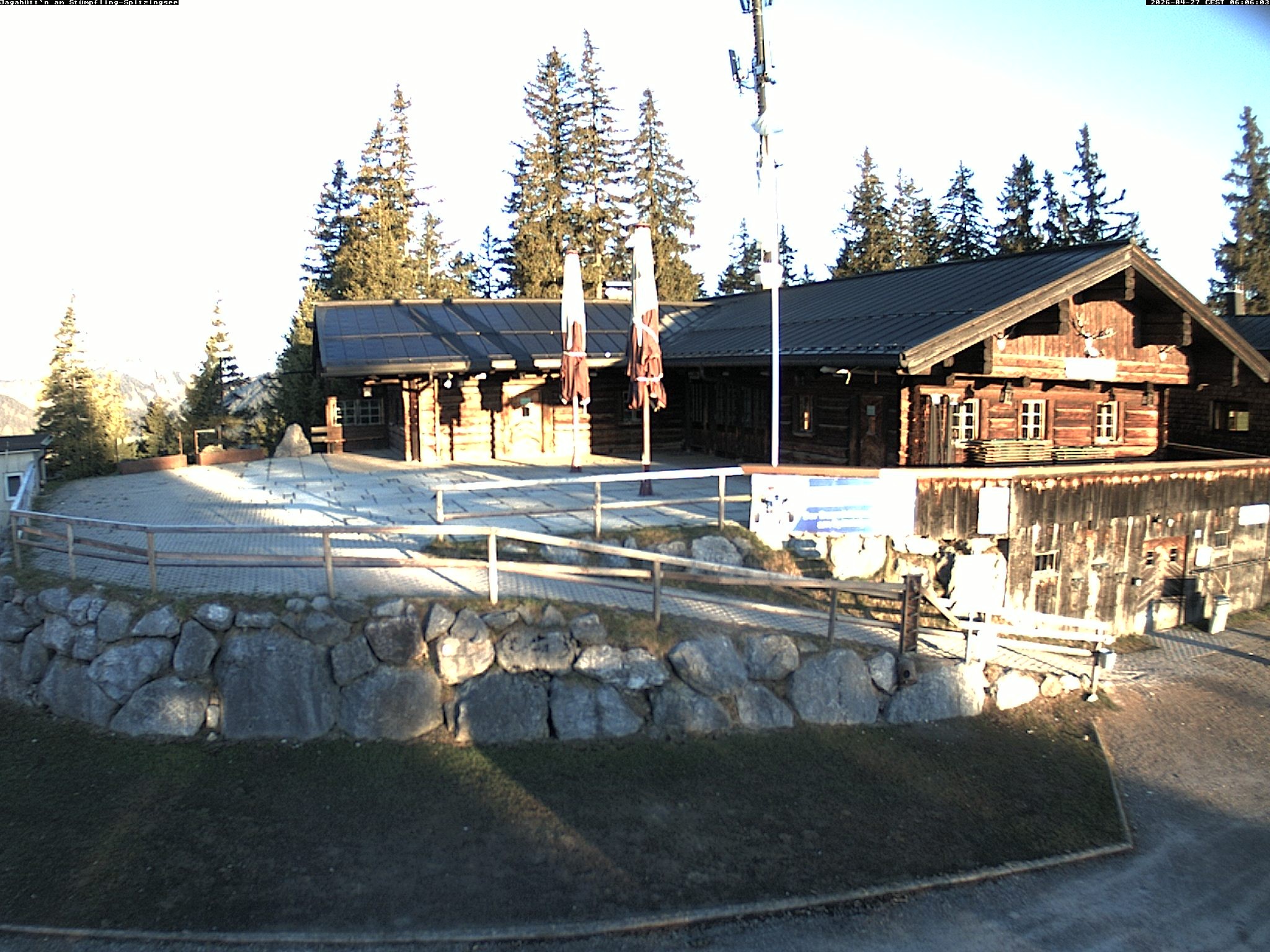 Archiv Foto Webcam Berghütte "Jagahüttn" auf dem Stümpfling