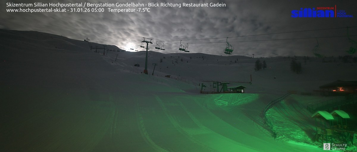 Archiv Foto Webcam Bergstation Gondelbahn in Sillian