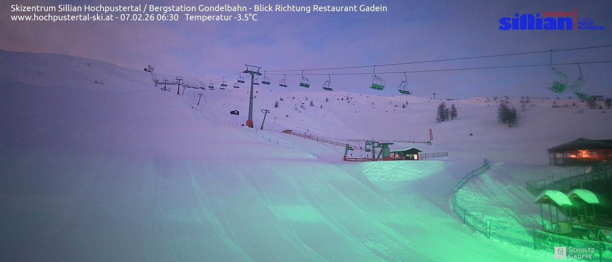 Archiv Foto Webcam Bergstation Gondelbahn in Sillian