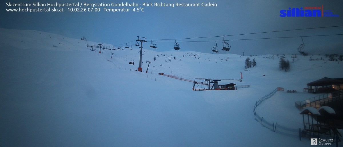 Archiv Foto Webcam Bergstation Gondelbahn in Sillian
