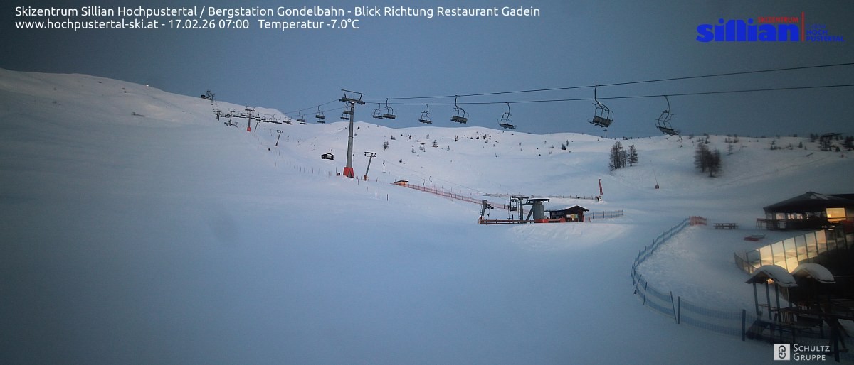 Archiv Foto Webcam Bergstation Gondelbahn in Sillian