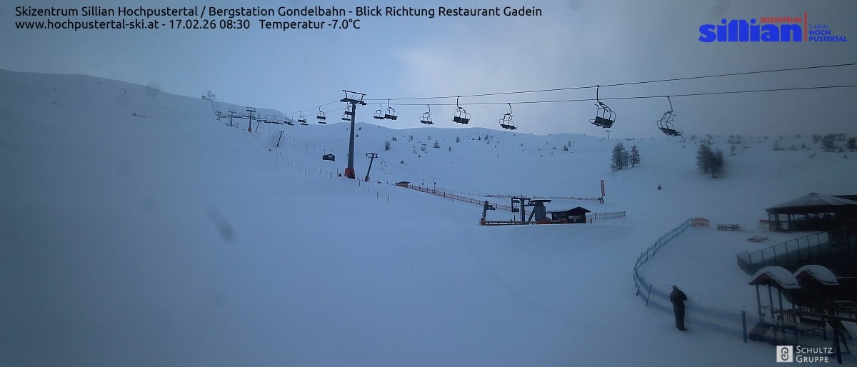 Archiv Foto Webcam Bergstation Gondelbahn in Sillian