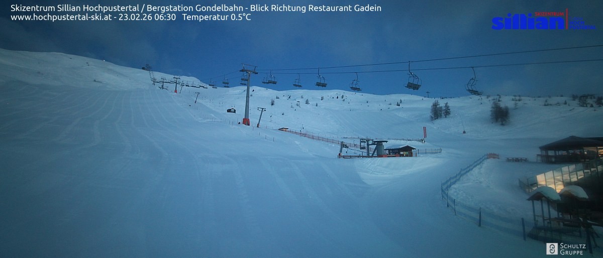 Archiv Foto Webcam Bergstation Gondelbahn in Sillian
