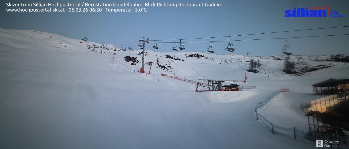 Archiv Foto Webcam Bergstation Gondelbahn in Sillian
