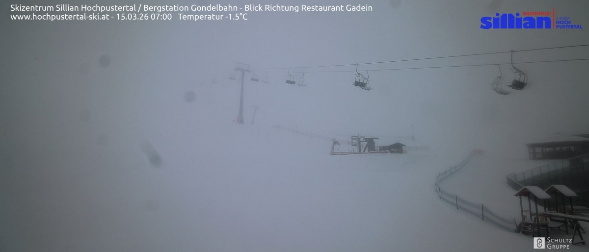 Archiv Foto Webcam Bergstation Gondelbahn in Sillian