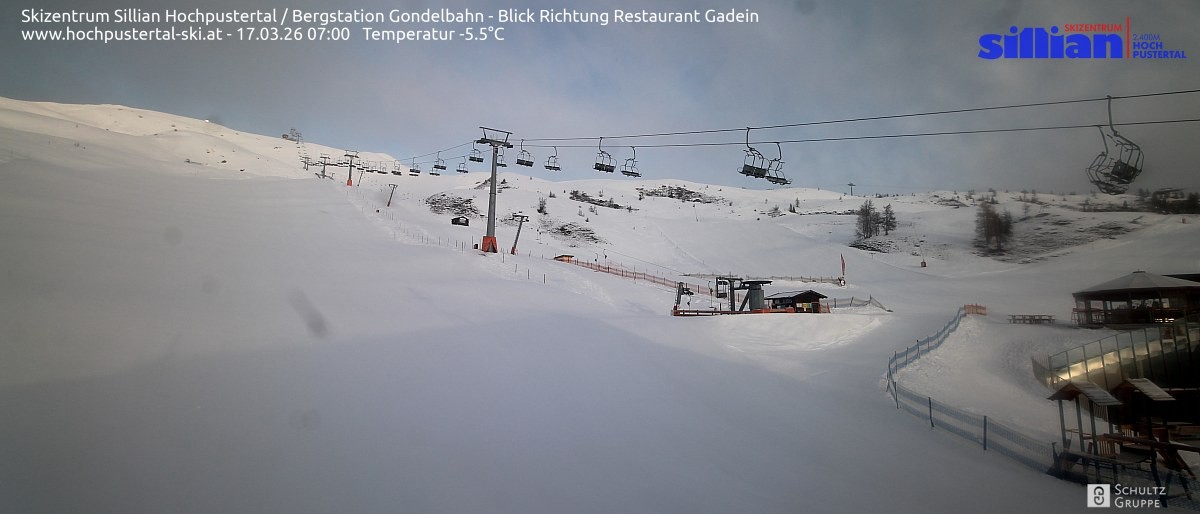 Archiv Foto Webcam Bergstation Gondelbahn in Sillian