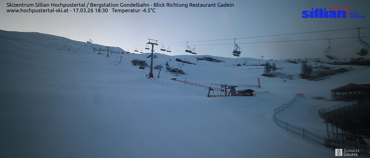 Archiv Foto Webcam Bergstation Gondelbahn in Sillian