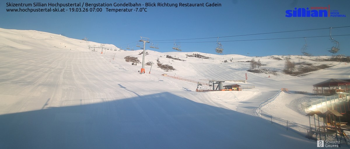 Archiv Foto Webcam Bergstation Gondelbahn in Sillian