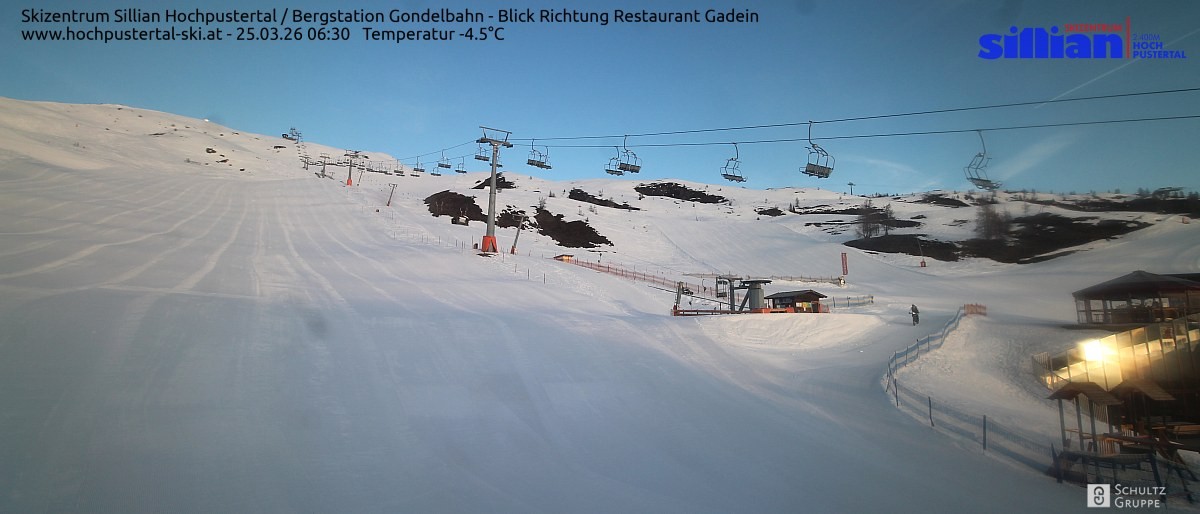 Archiv Foto Webcam Bergstation Gondelbahn in Sillian