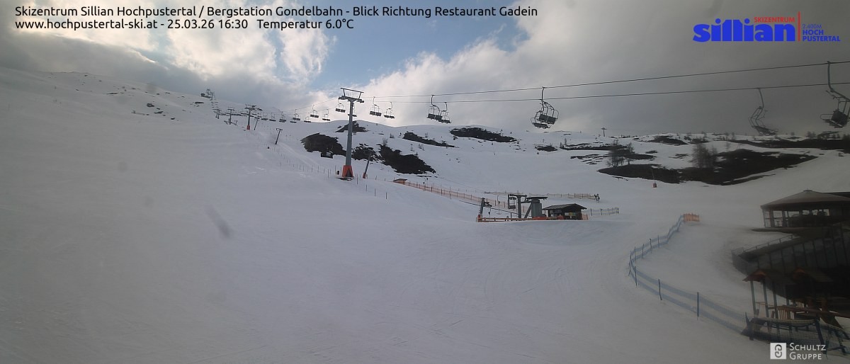 Archiv Foto Webcam Bergstation Gondelbahn in Sillian