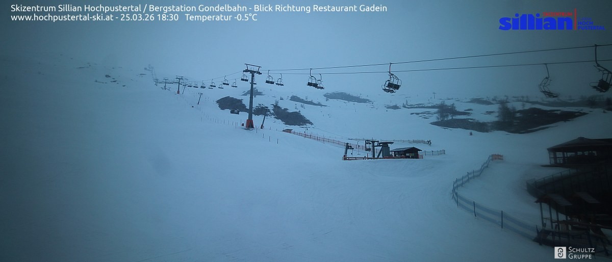 Archiv Foto Webcam Bergstation Gondelbahn in Sillian