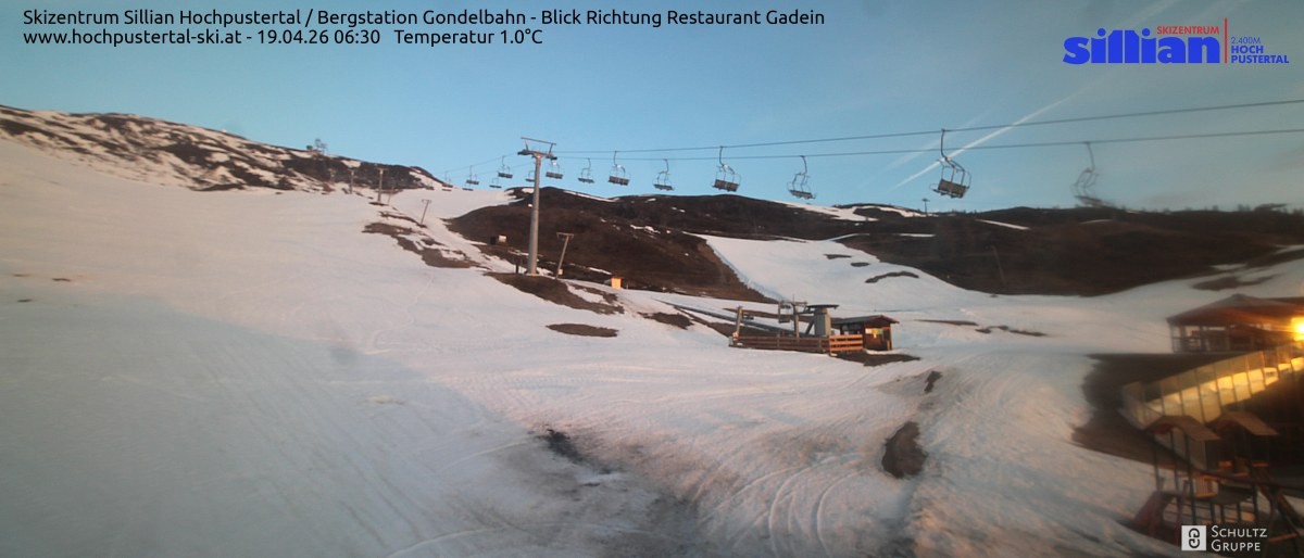Archiv Foto Webcam Bergstation Gondelbahn in Sillian
