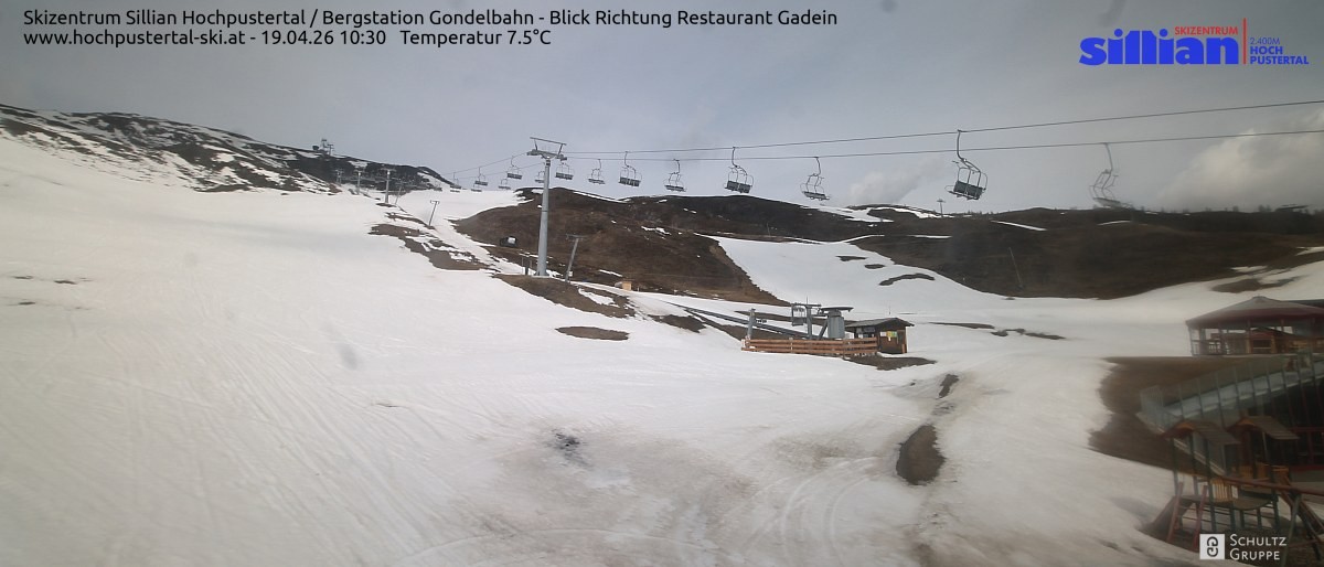 Archiv Foto Webcam Bergstation Gondelbahn in Sillian