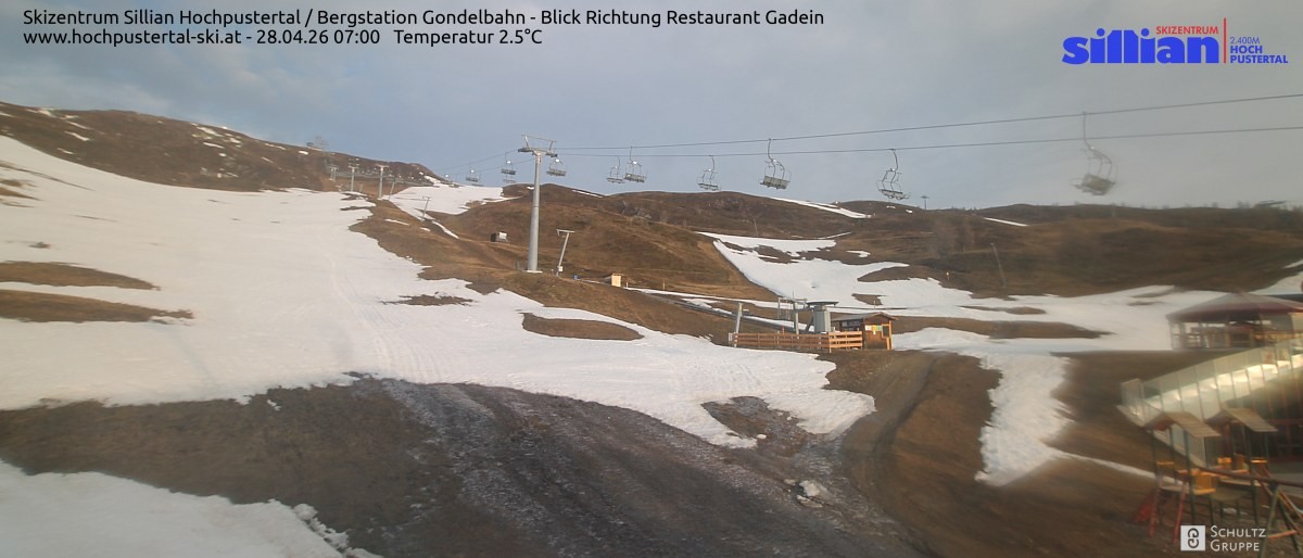 Archiv Foto Webcam Bergstation Gondelbahn in Sillian