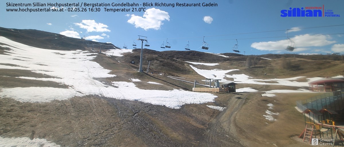 Archiv Foto Webcam Bergstation Gondelbahn in Sillian