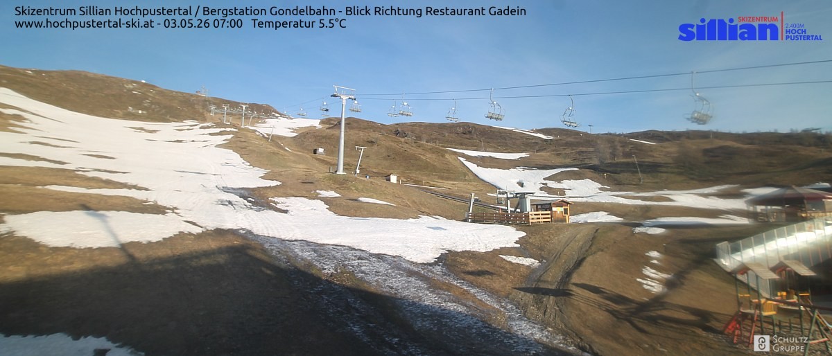 Archiv Foto Webcam Bergstation Gondelbahn in Sillian