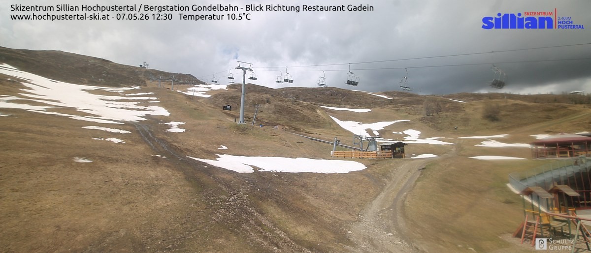 Archiv Foto Webcam Bergstation Gondelbahn in Sillian