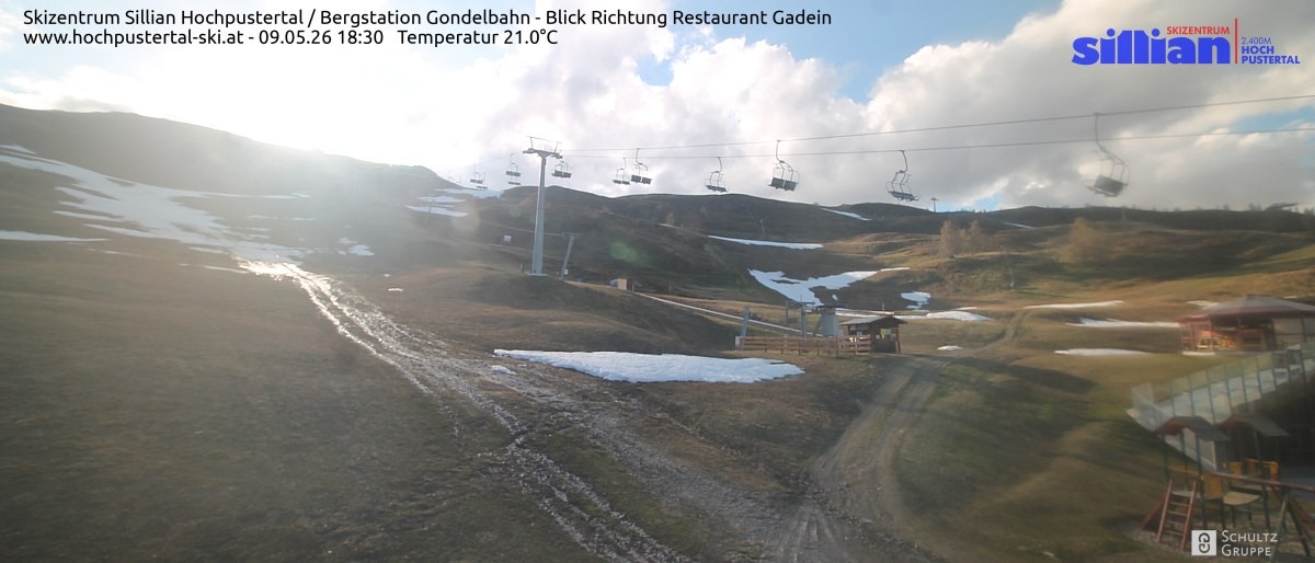 Archiv Foto Webcam Bergstation Gondelbahn in Sillian