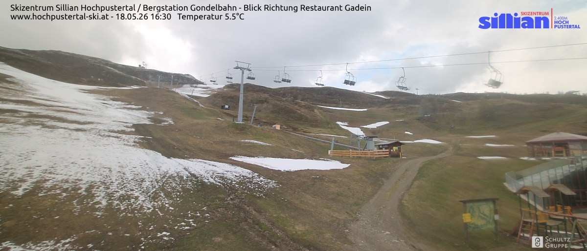 Archiv Foto Webcam Bergstation Gondelbahn in Sillian