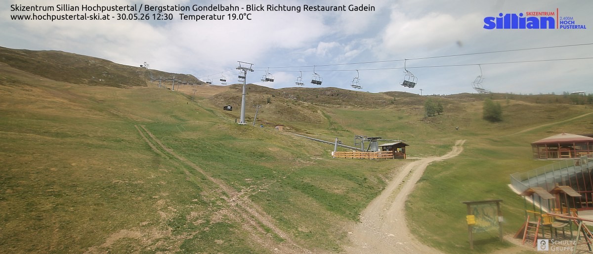 Archiv Foto Webcam Bergstation Gondelbahn in Sillian