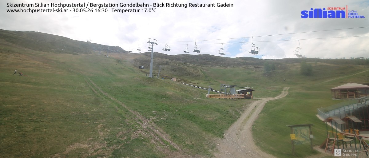 Archiv Foto Webcam Bergstation Gondelbahn in Sillian