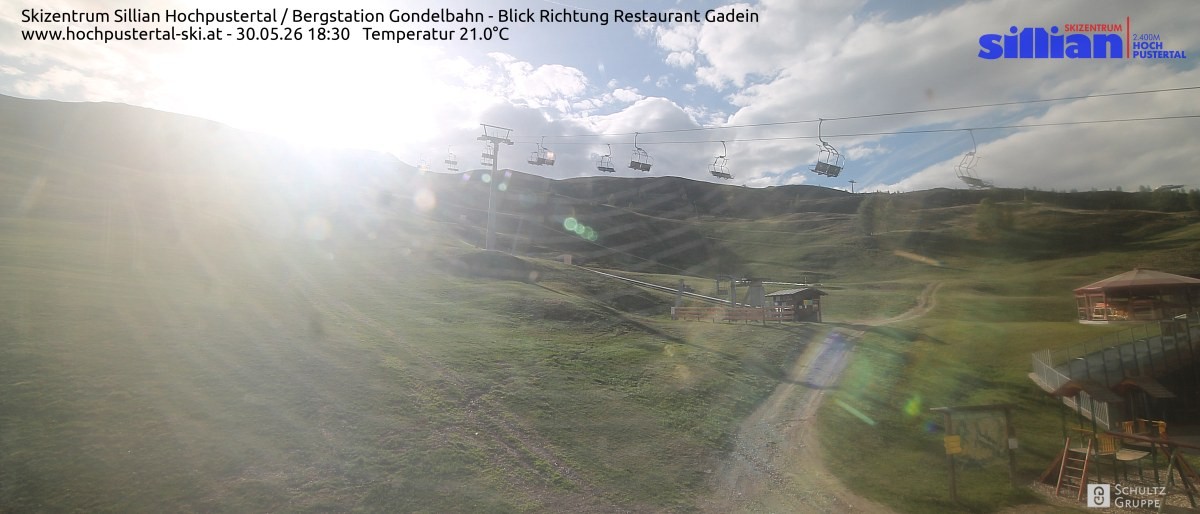 Archiv Foto Webcam Bergstation Gondelbahn in Sillian