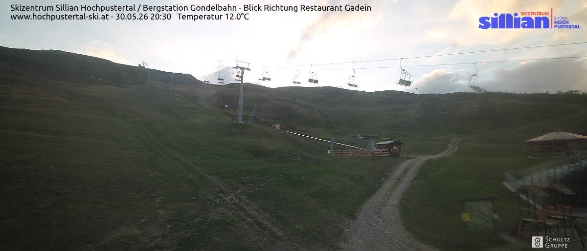 Archiv Foto Webcam Bergstation Gondelbahn in Sillian