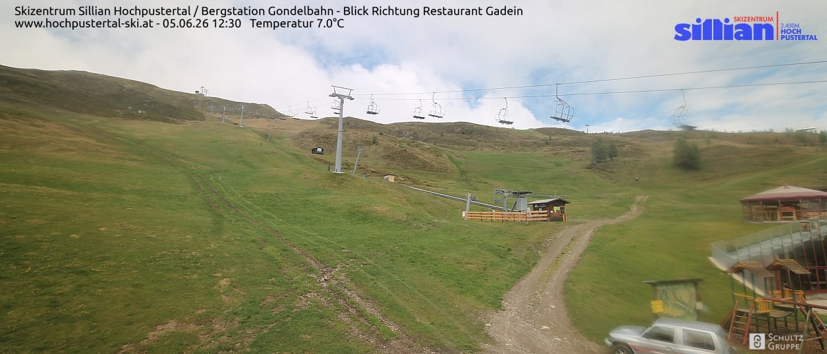 Archiv Foto Webcam Bergstation Gondelbahn in Sillian