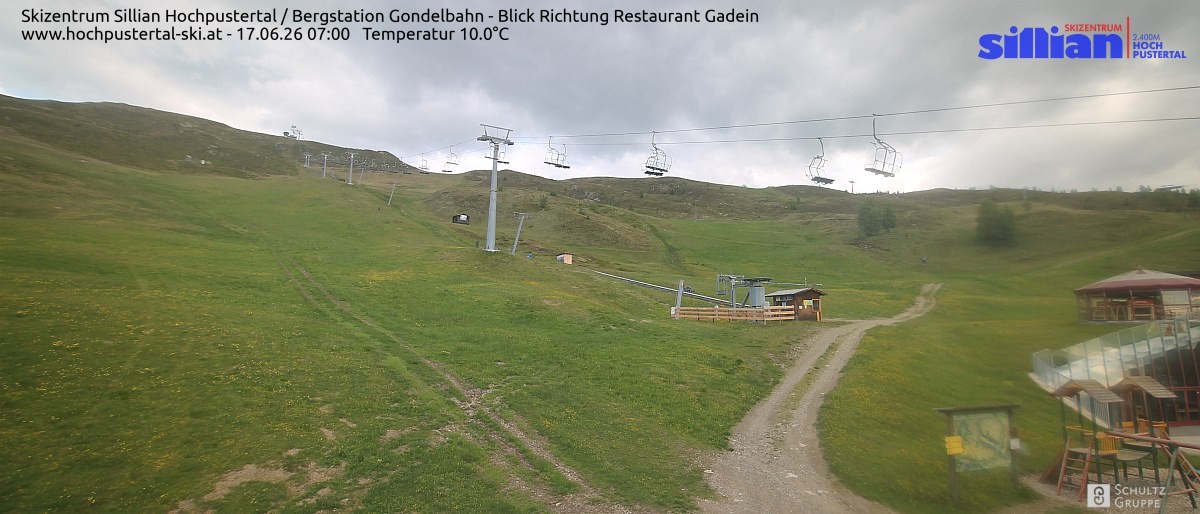 Archiv Foto Webcam Bergstation Gondelbahn in Sillian