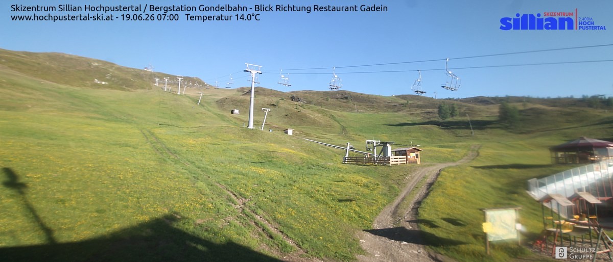 Archiv Foto Webcam Bergstation Gondelbahn in Sillian