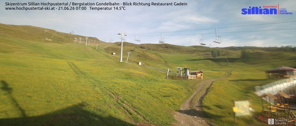 Archiv Foto Webcam Bergstation Gondelbahn in Sillian
