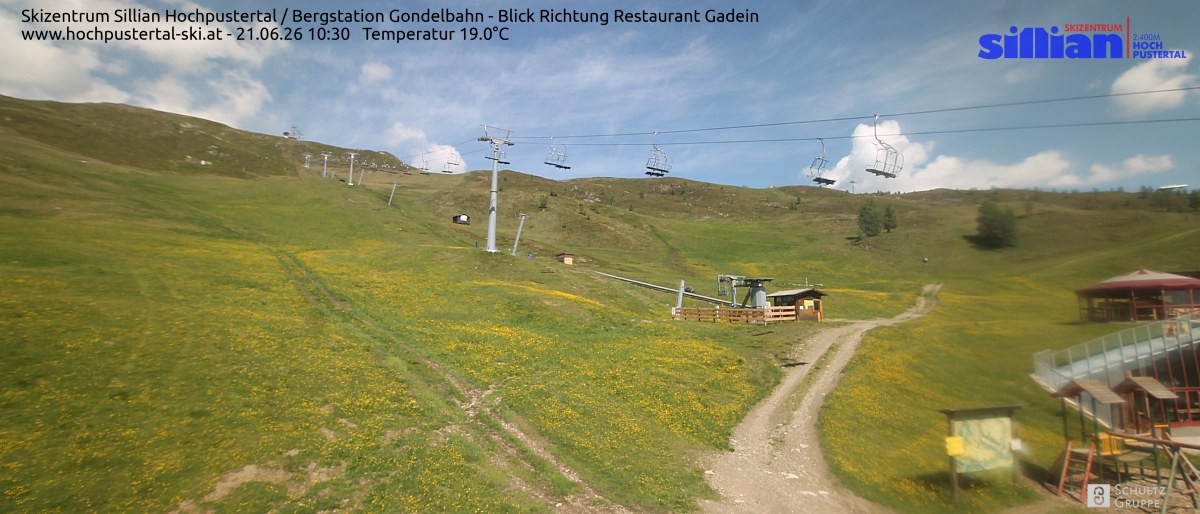 Archiv Foto Webcam Bergstation Gondelbahn in Sillian